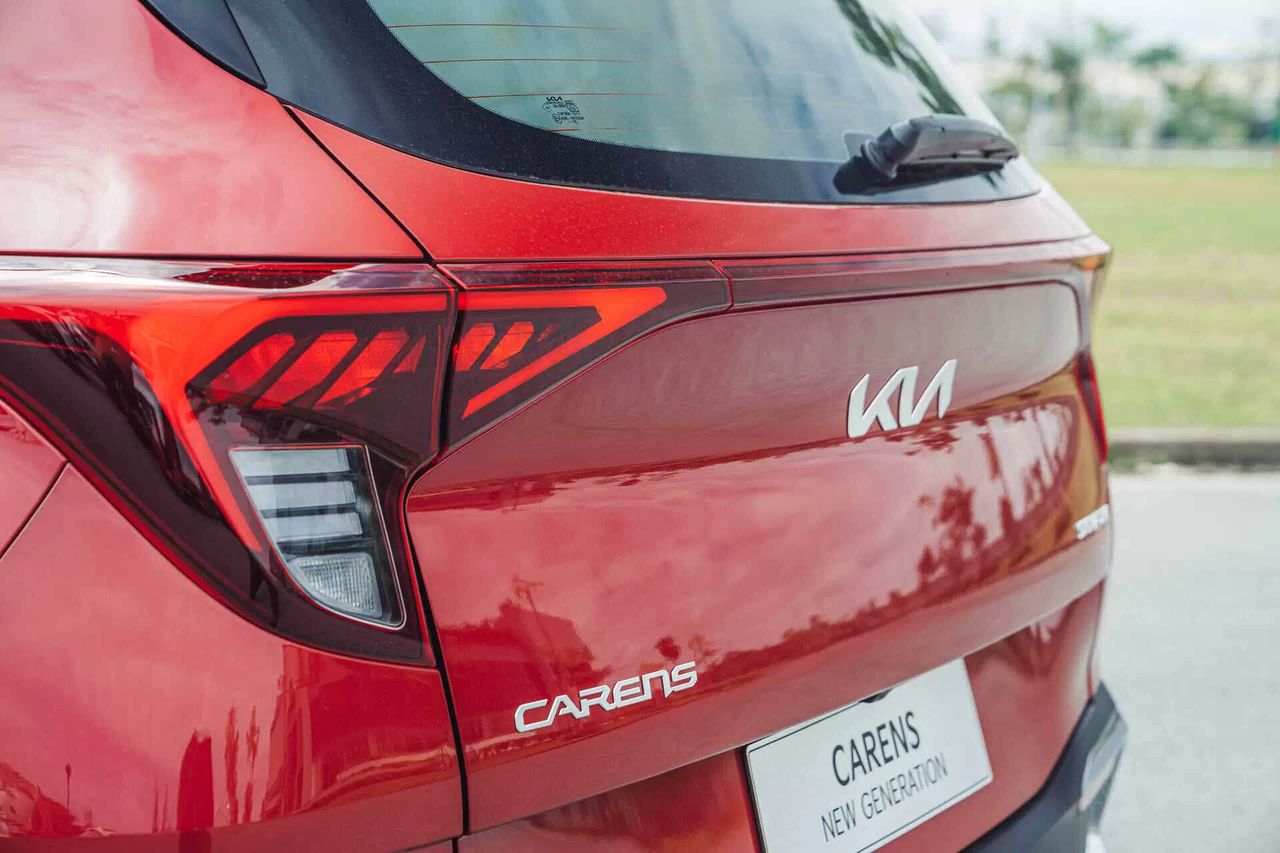 Kia Carens — ngoại thất (2/2)