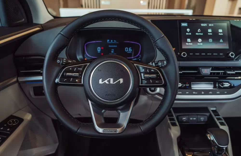 Kia Carens — nội thất (2/4)