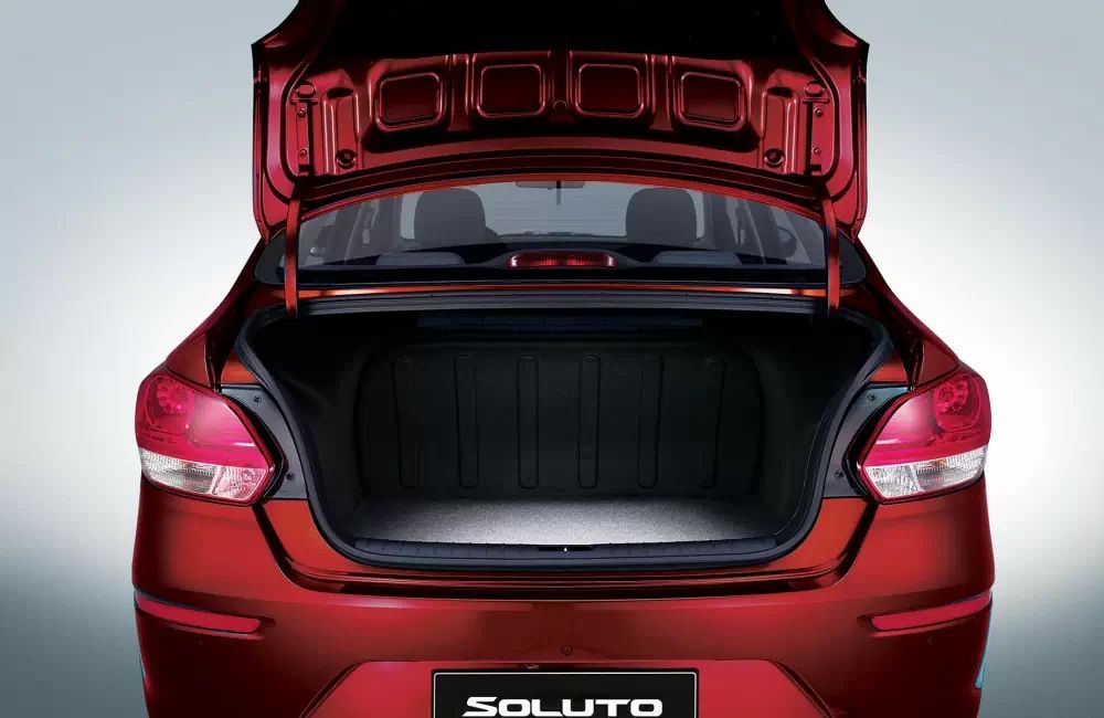 Kia Soluto — nội thất (3/4)
