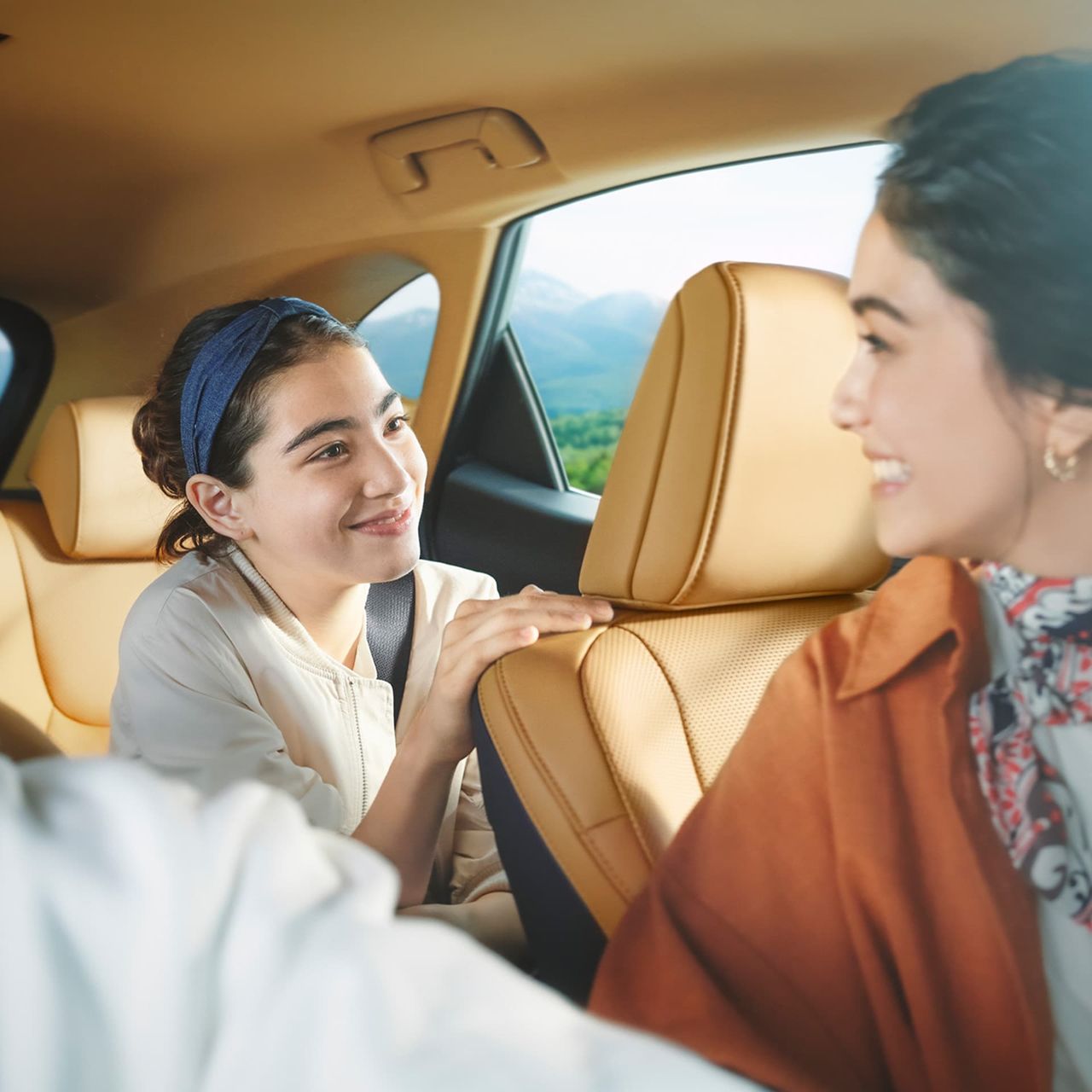 Lexus NX — nội thất (4/4)
