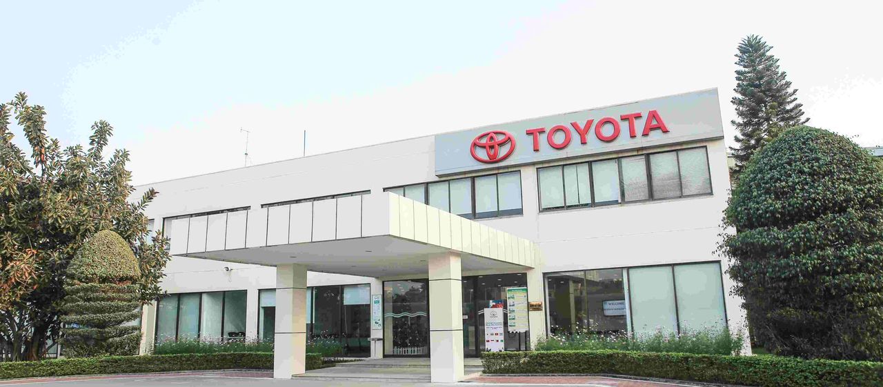 Toyota Camry (2/2)