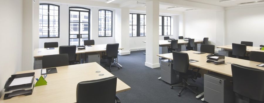 Ảnh trên website chính thức của Lucky Rainbow Office (1/2)
