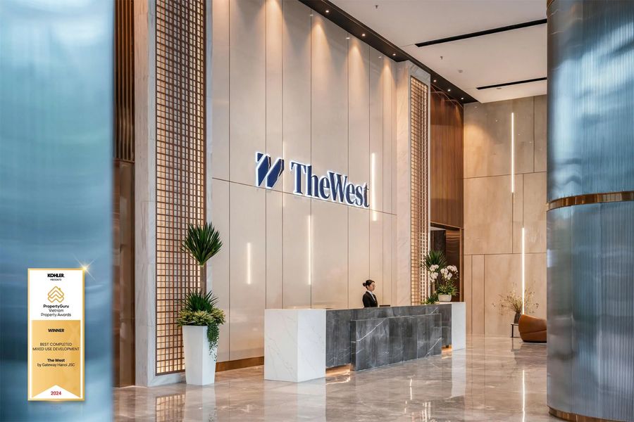 Ảnh trên website chính thức của The West (2/2)