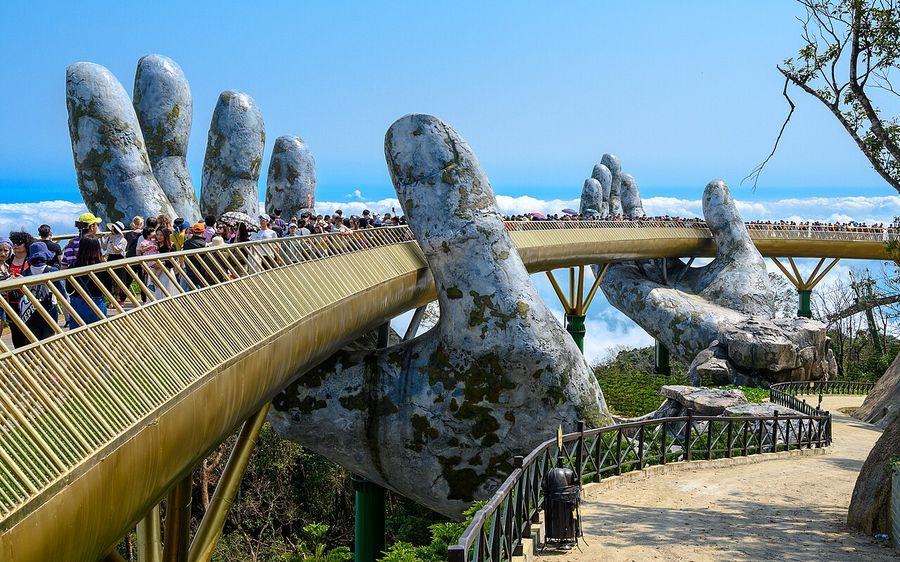 Golden Bridge Da-Nang